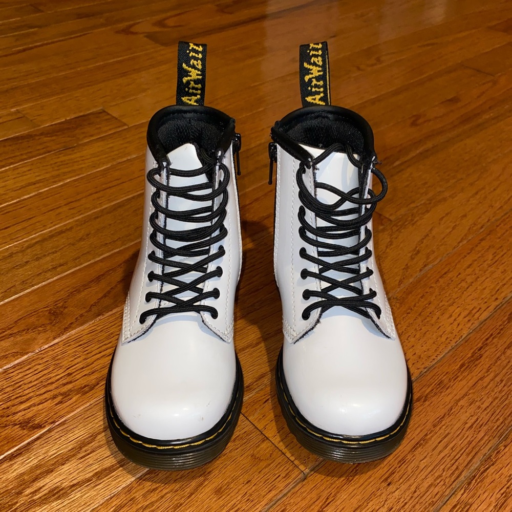 LIKE NEW Dr. Martens AirWair White Boots - Toddler Girls sz 10